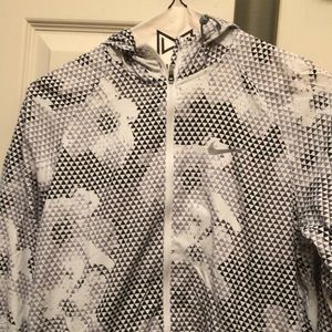 Light weight running jacket